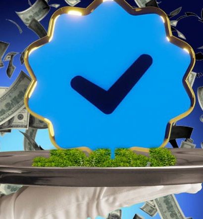 Tumblr, Twitter'ın 'Ücretli Mavi Tik' Özelliği ile Dalga Geçerken Yanlışlıkla Para Kazandı